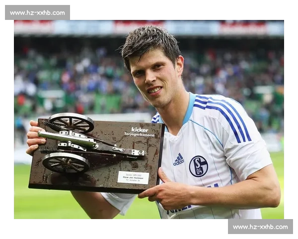 沙尔克官宣签下 22 岁德国中场法齐，合同至 2029 年